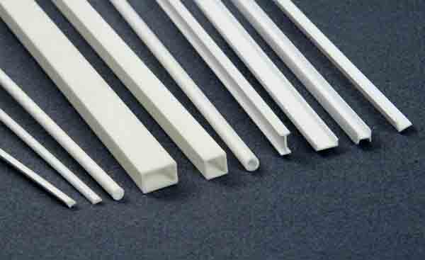 TUBES RECTANGULAIRES EN POLYSTYRÈNE BLANC OPAQUE 14" .125 250 3PC